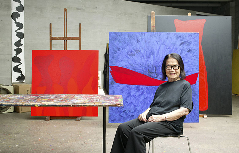 Tomie Ohtake e diversas obras de sua autoria